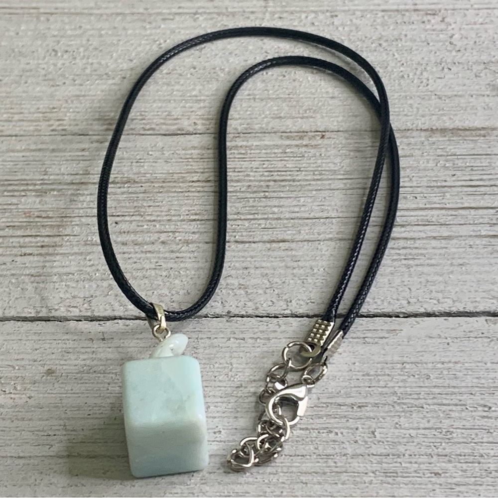 Amazonite Stone Carved Perfume Bottle Pendant Necklace Adjustable Cord Chain 20" - Picture 4 of 9
